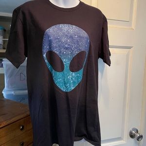 🛸Alien Tee size Medium